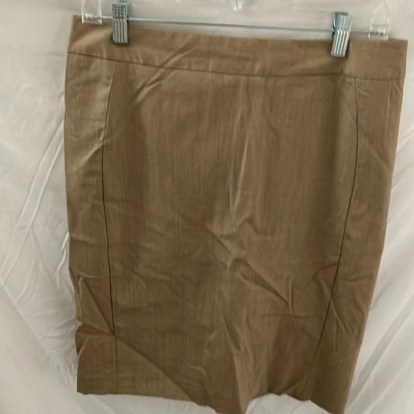 Banana Republic: Tan, Stretch Skirt- back zip with back slit- office staple- 10 - Picture 1 of 9